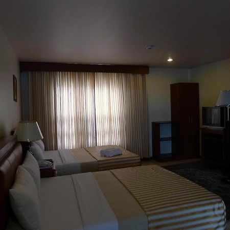 Hotel Cosmopolitan Baguio City Buitenkant foto
