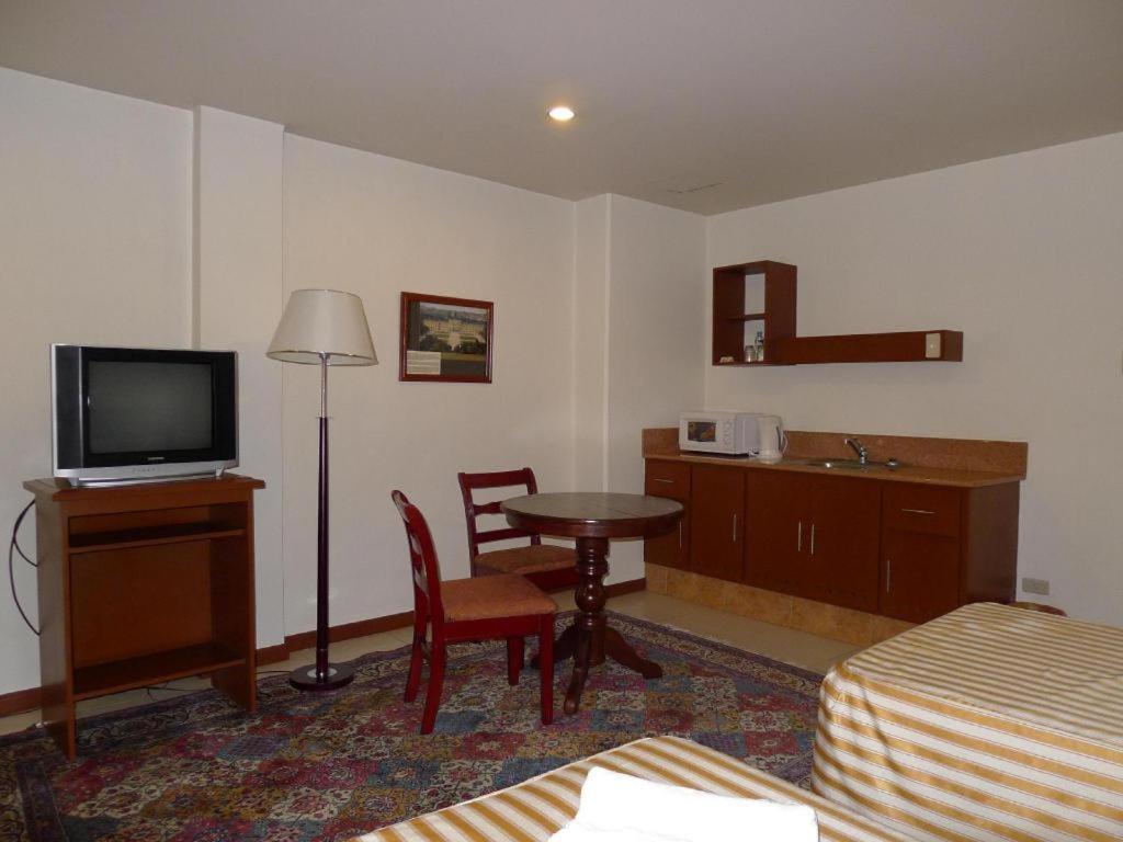 Hotel Cosmopolitan Baguio City Buitenkant foto