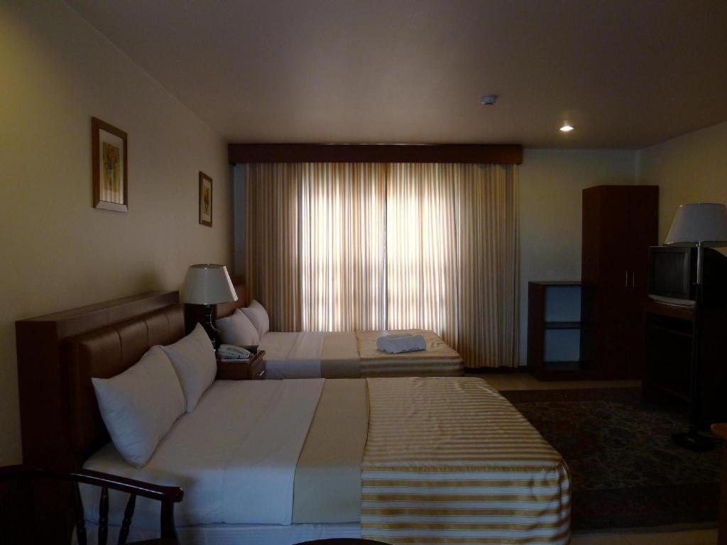 Hotel Cosmopolitan Baguio City Buitenkant foto